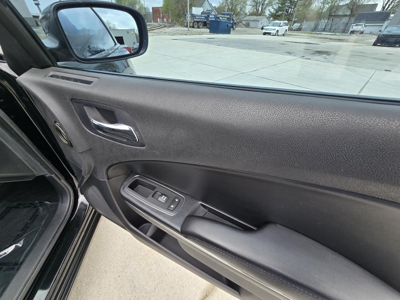 Dodge Charger SE 2012