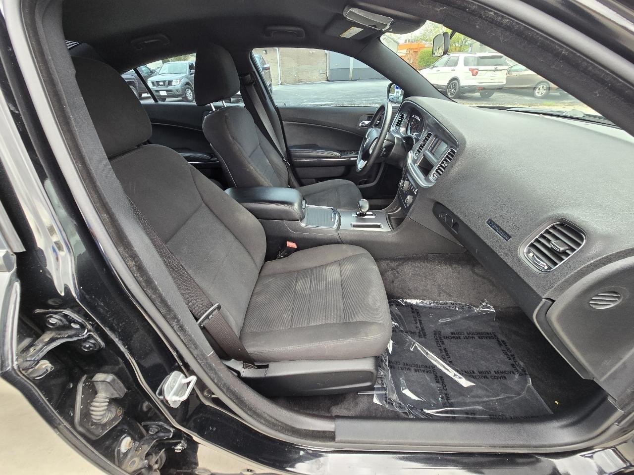 Dodge Charger SE 2012