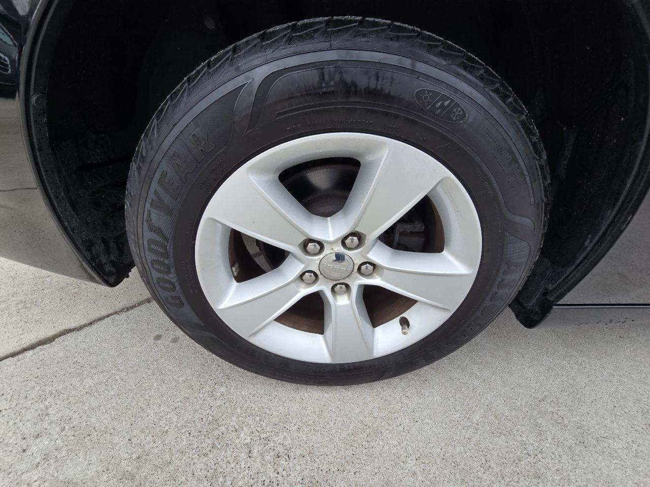 Dodge Charger SE 2012