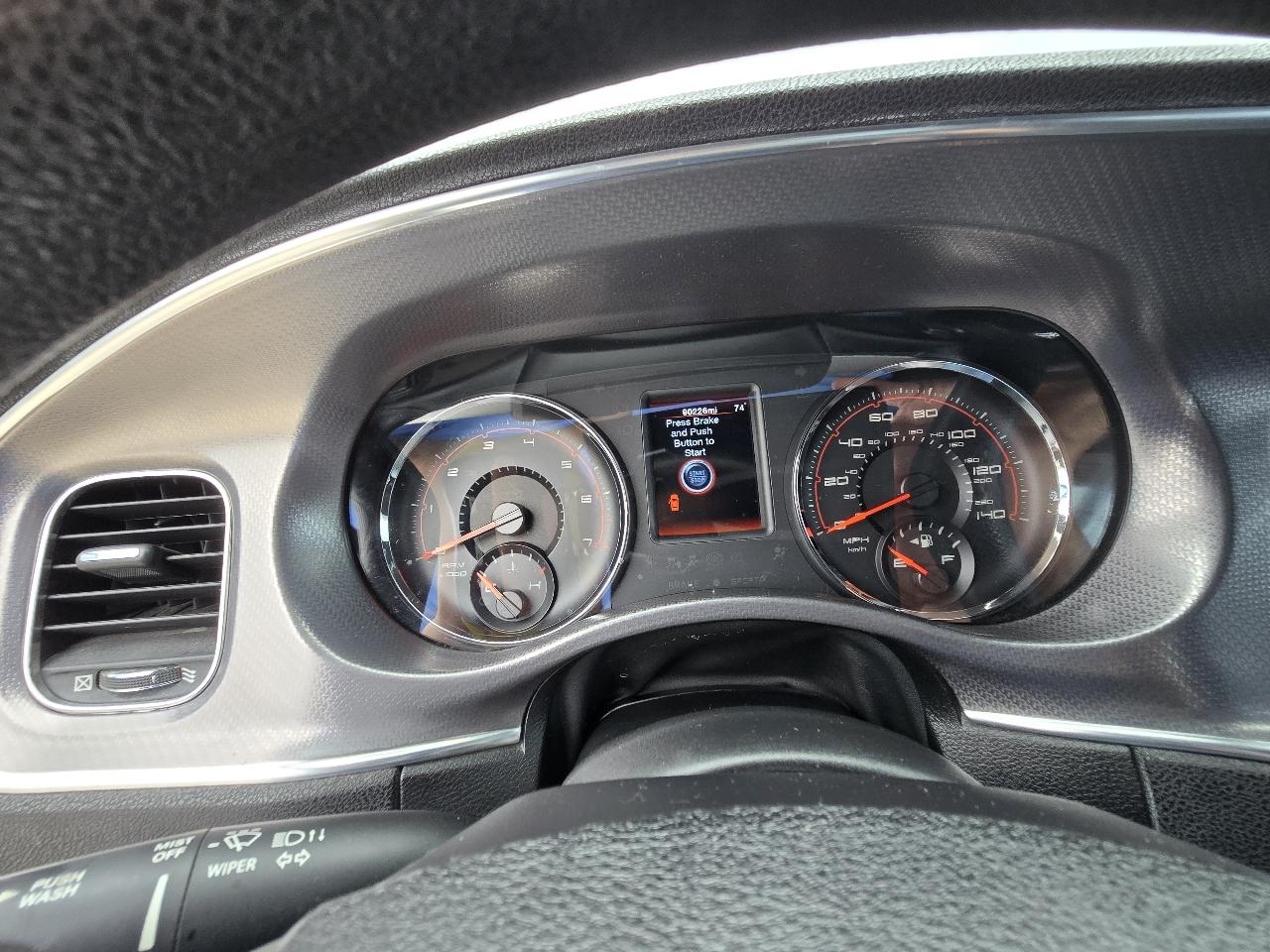 Dodge Charger SE 2012