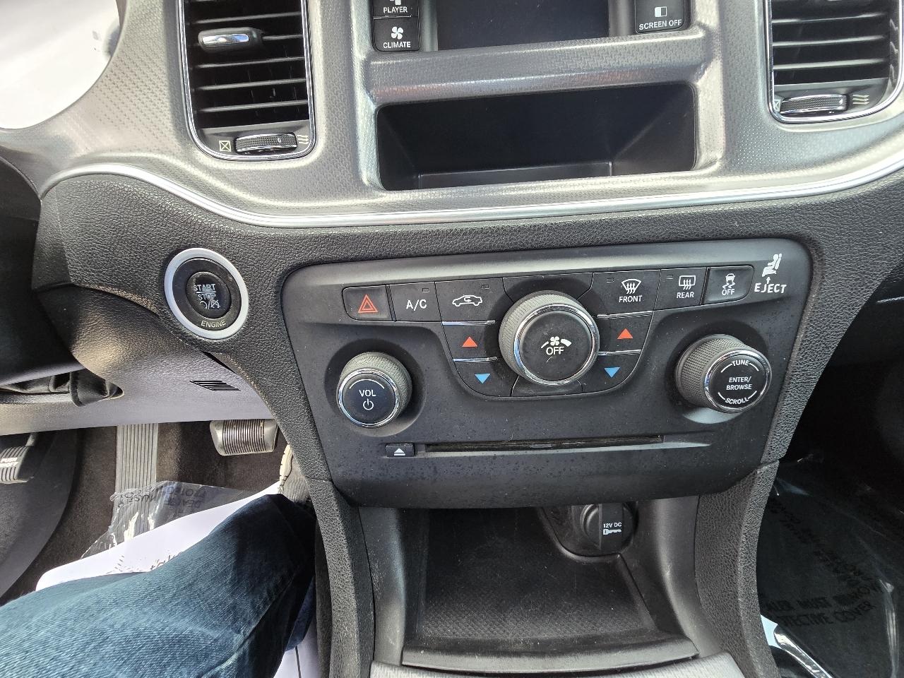 Dodge Charger SE 2012