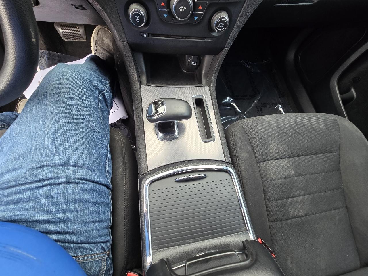 Dodge Charger SE 2012