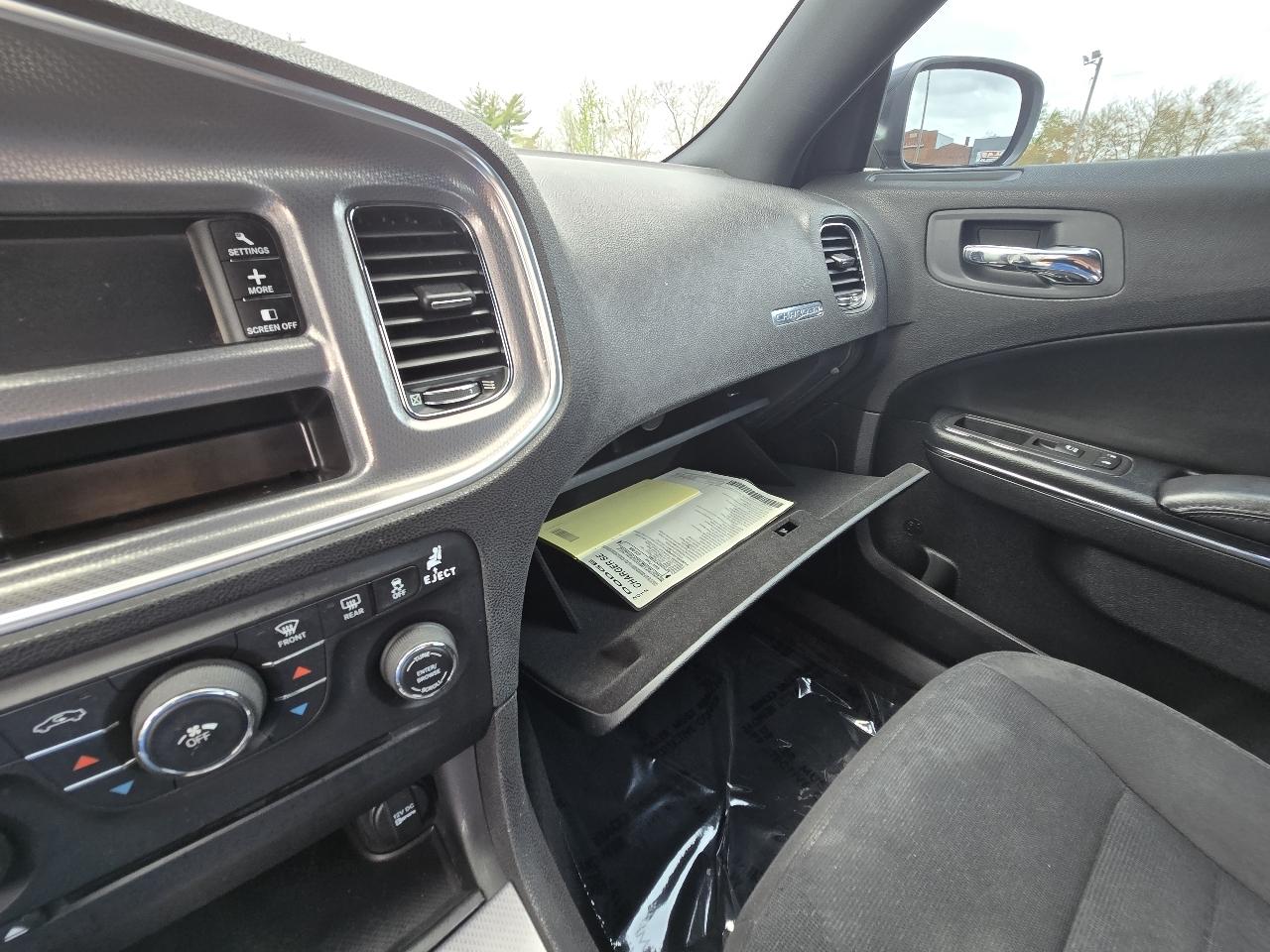 Dodge Charger SE 2012