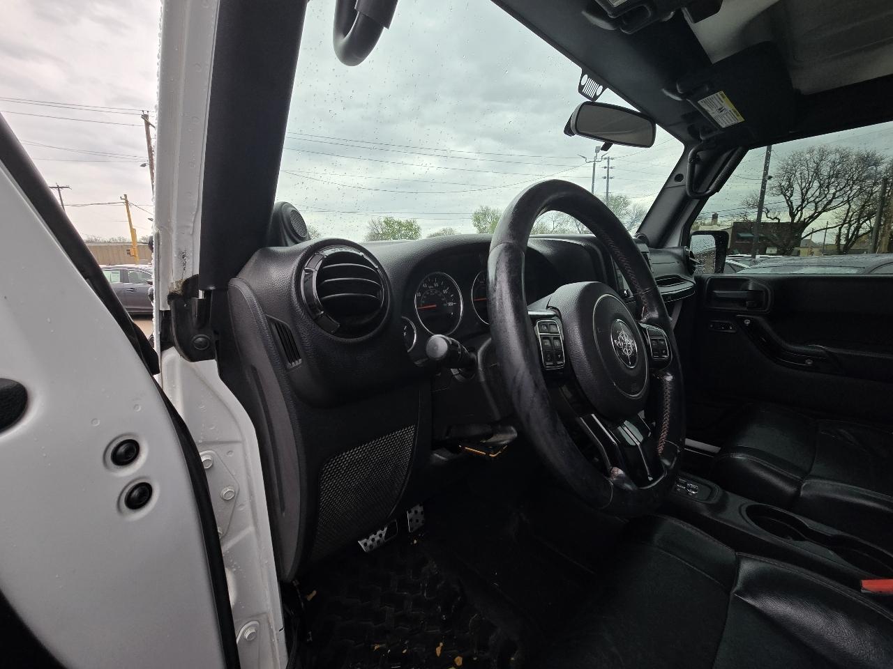 Jeep Wrangler Unlimited Sahara 4WD 2012