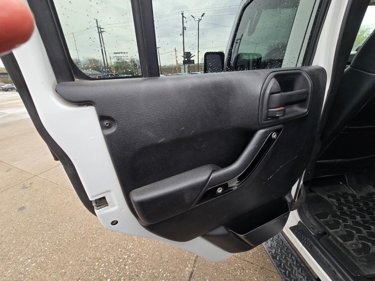 Jeep Wrangler Unlimited Sahara 4WD 2012