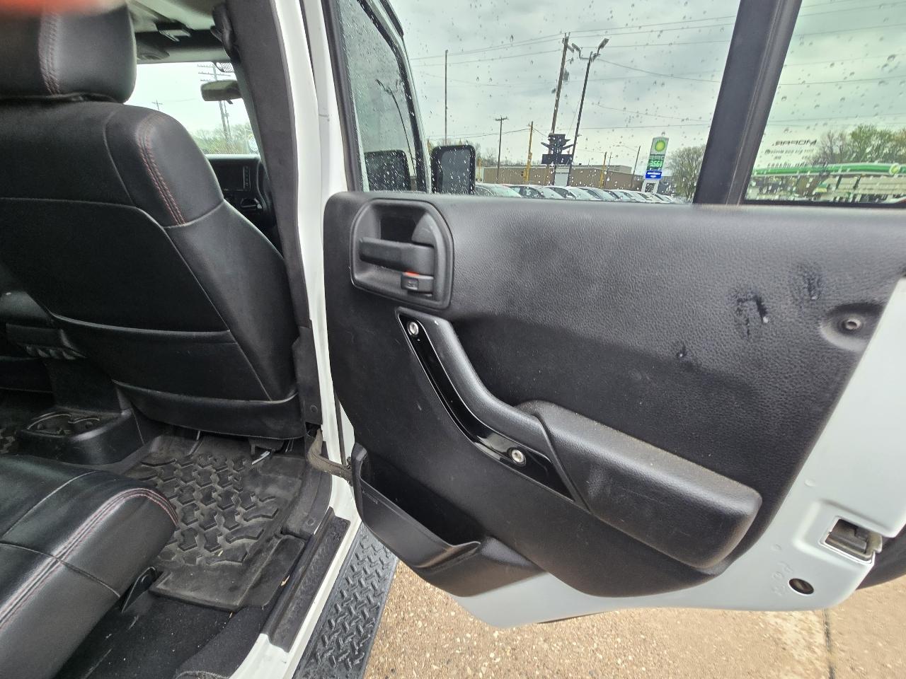 Jeep Wrangler Unlimited Sahara 4WD 2012