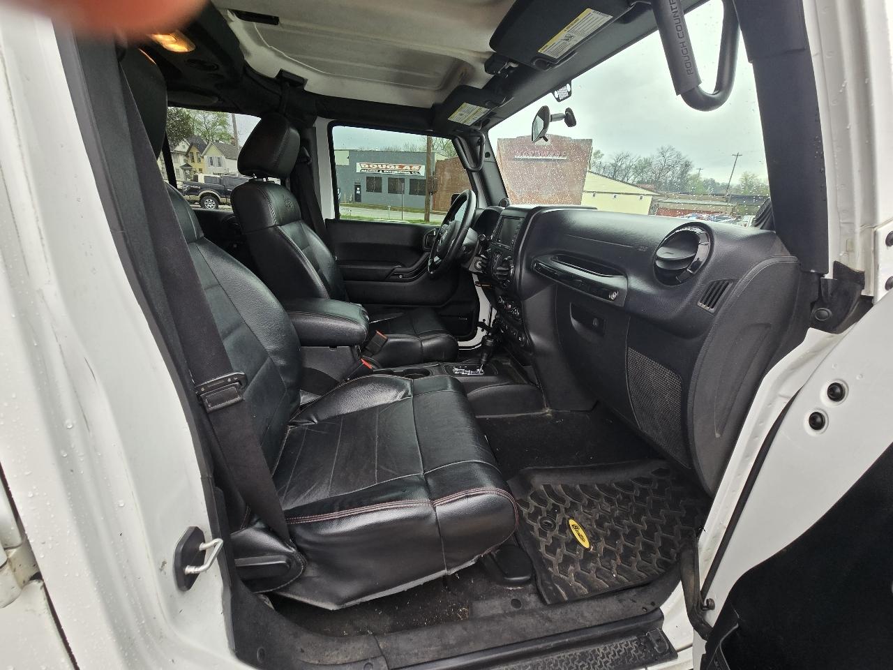 Jeep Wrangler Unlimited Sahara 4WD 2012