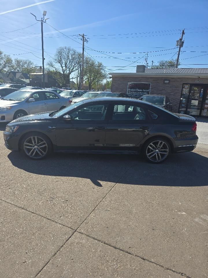 Volkswagen Passat Sedan  2018