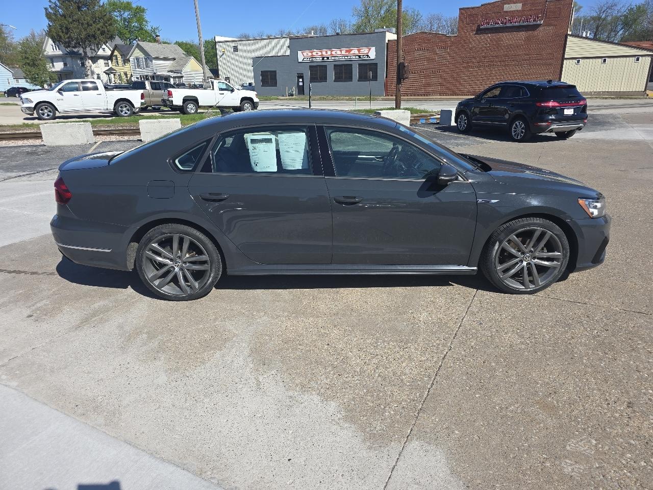 Volkswagen Passat Sedan  2018