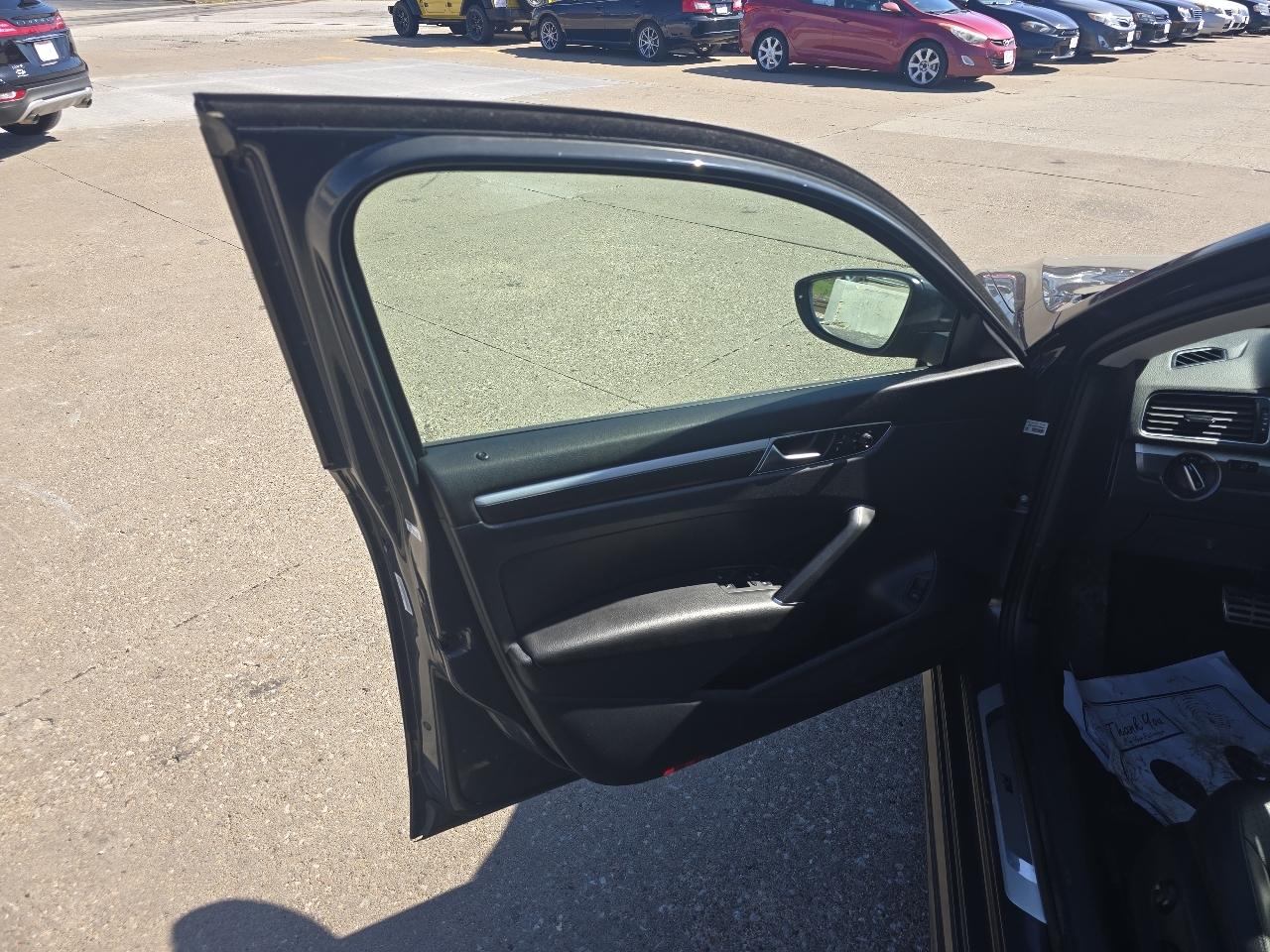 Volkswagen Passat Sedan  2018