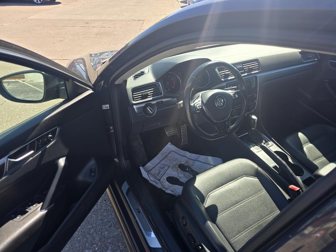 Volkswagen Passat Sedan  2018