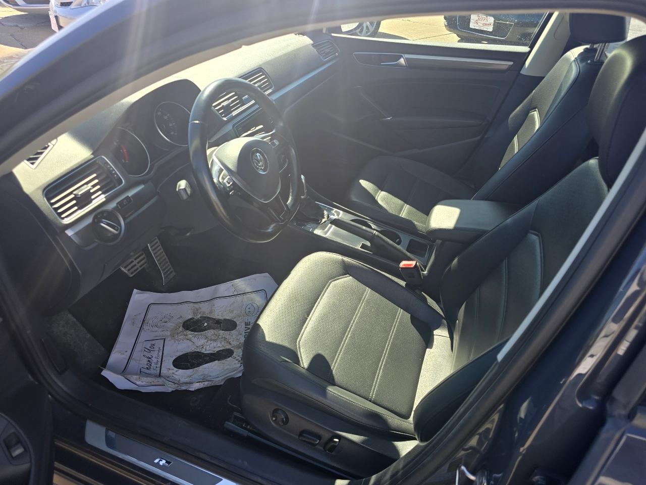 Volkswagen Passat Sedan  2018