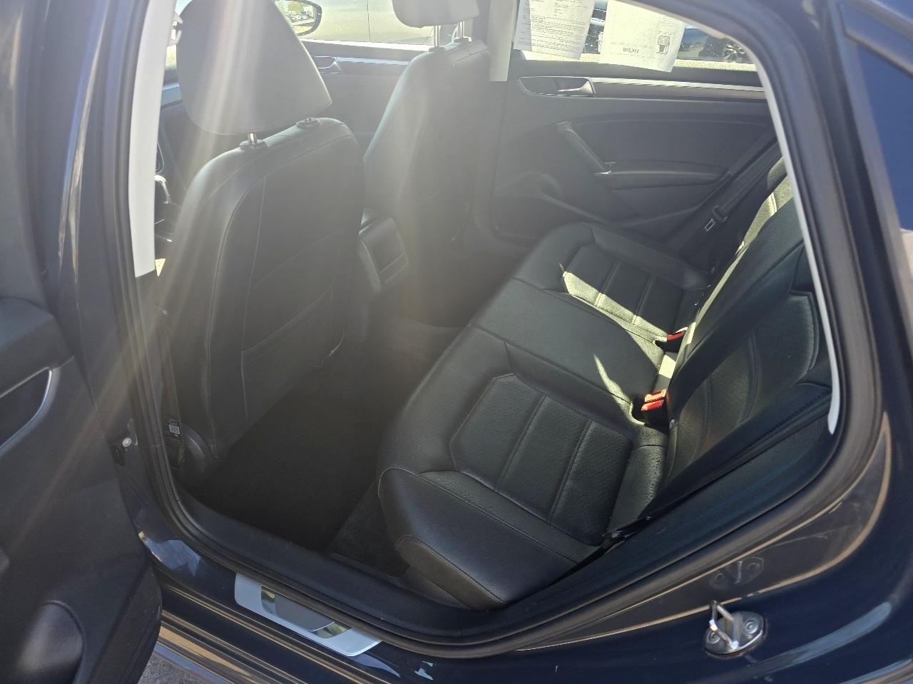 Volkswagen Passat Sedan  2018