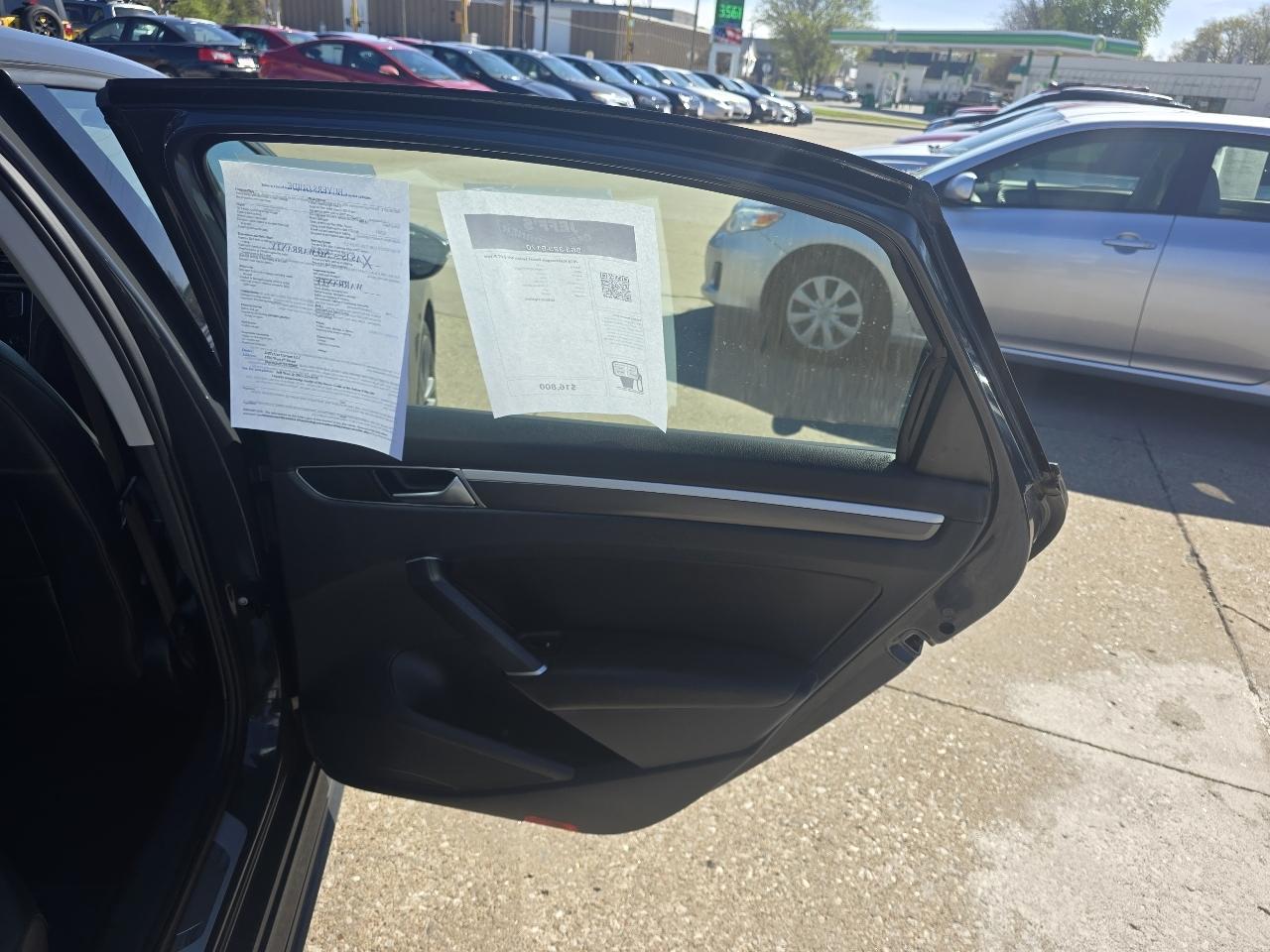 Volkswagen Passat Sedan  2018