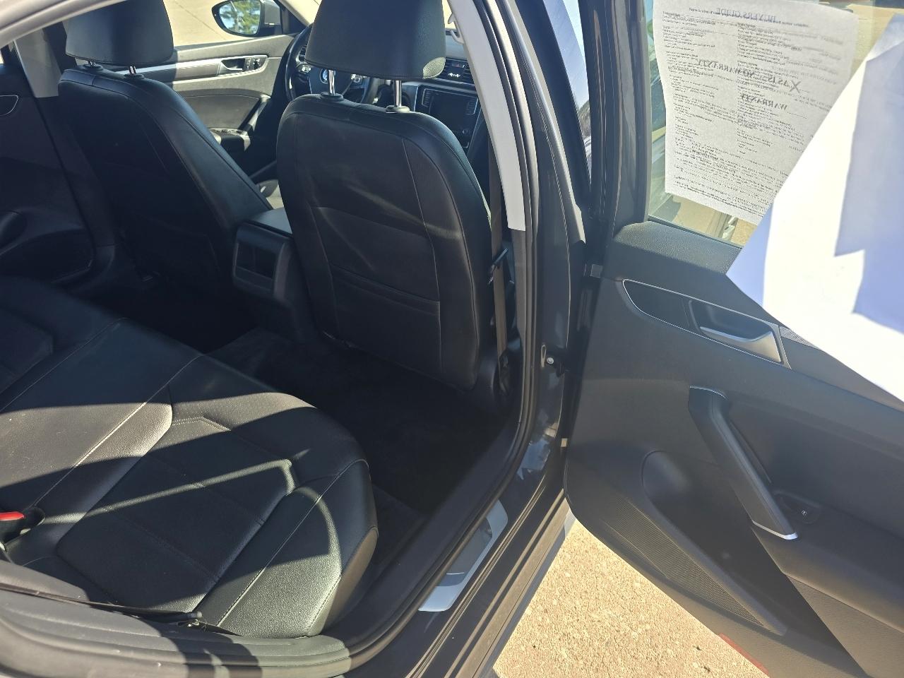 Volkswagen Passat Sedan  2018