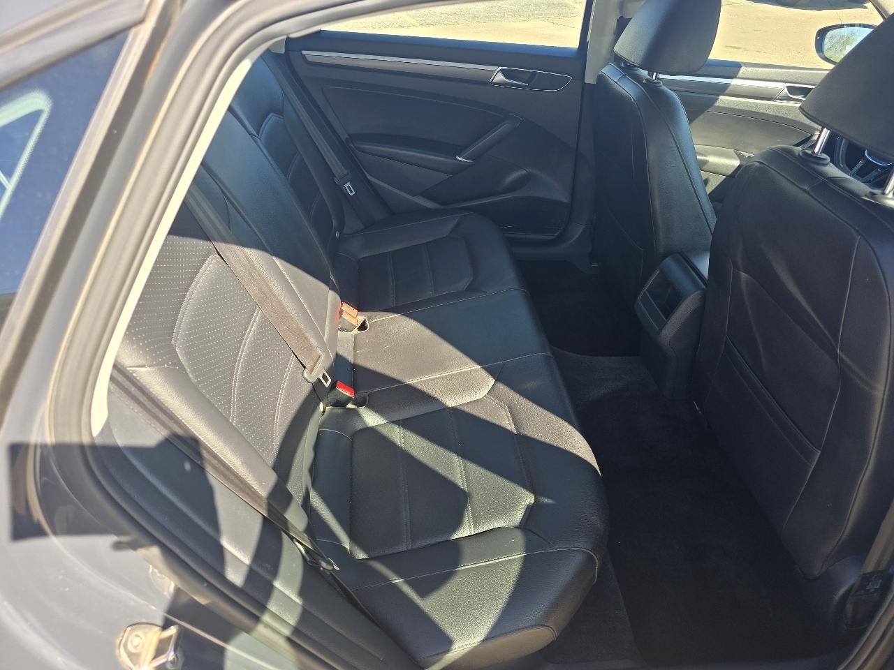 Volkswagen Passat Sedan  2018