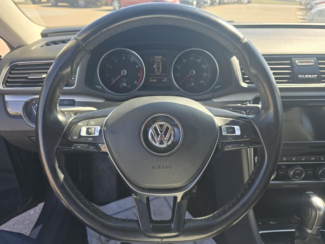 Volkswagen Passat Sedan  2018
