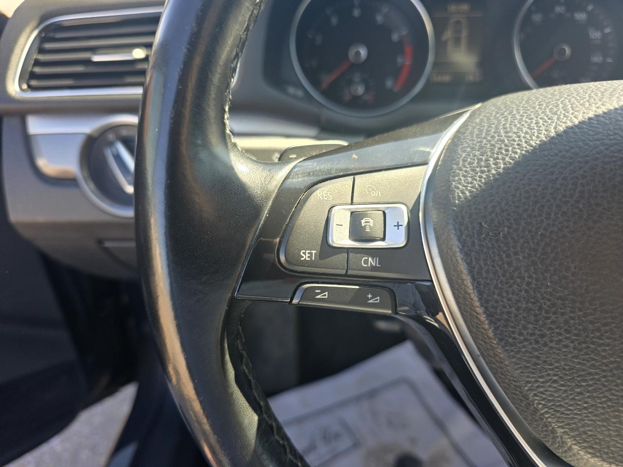 Volkswagen Passat Sedan  2018