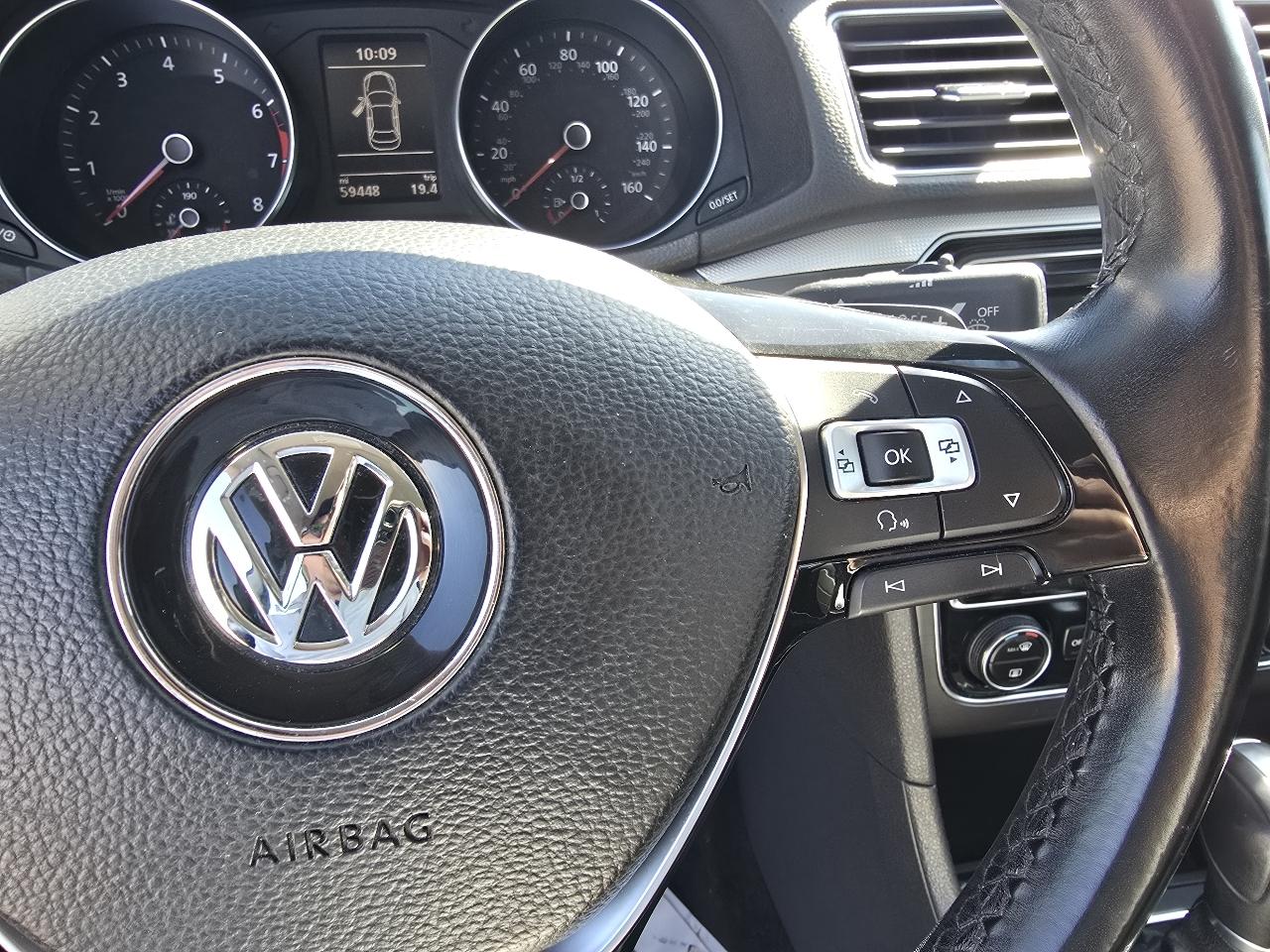 Volkswagen Passat Sedan  2018