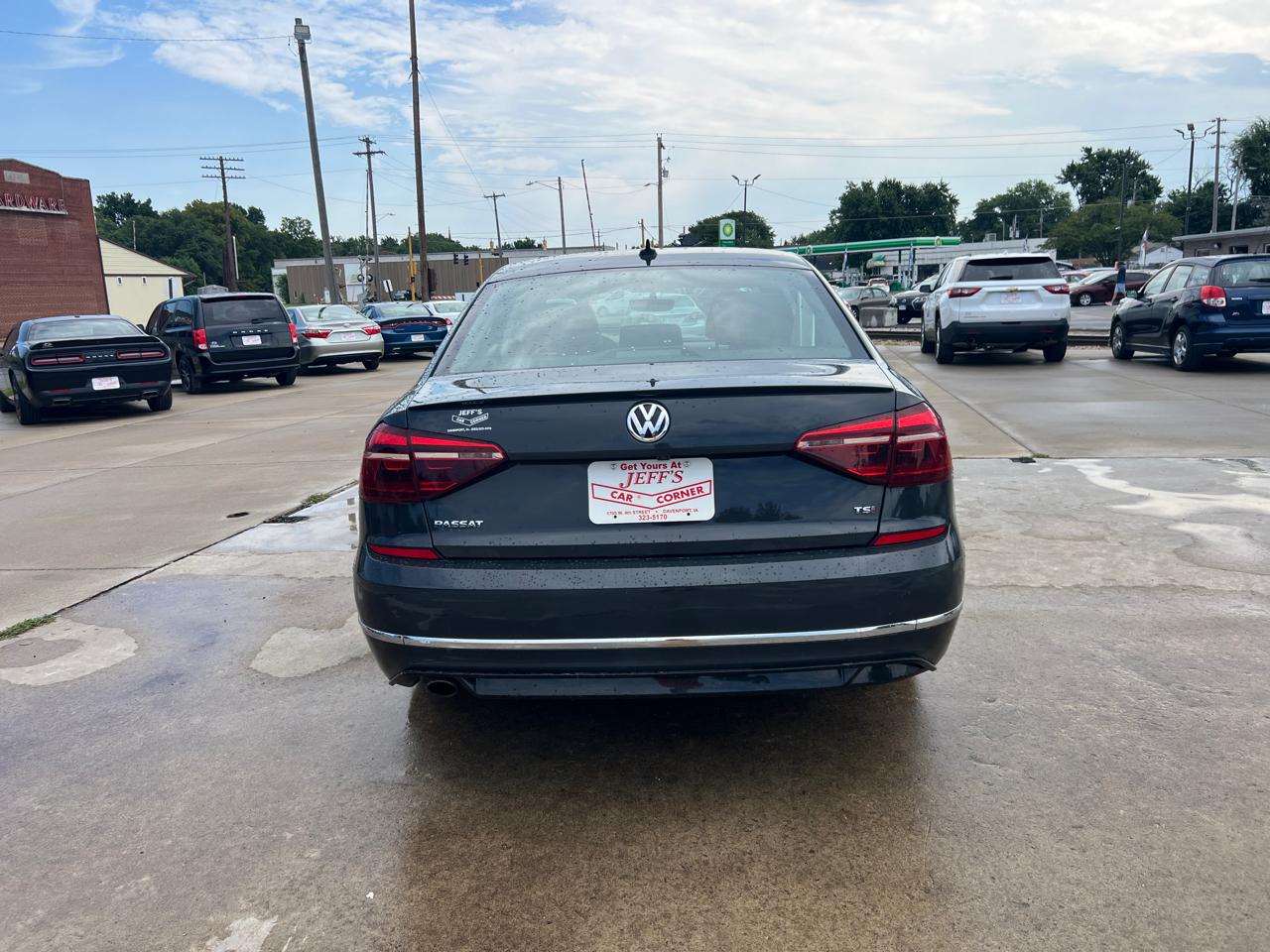 Volkswagen Passat Sedan  2018