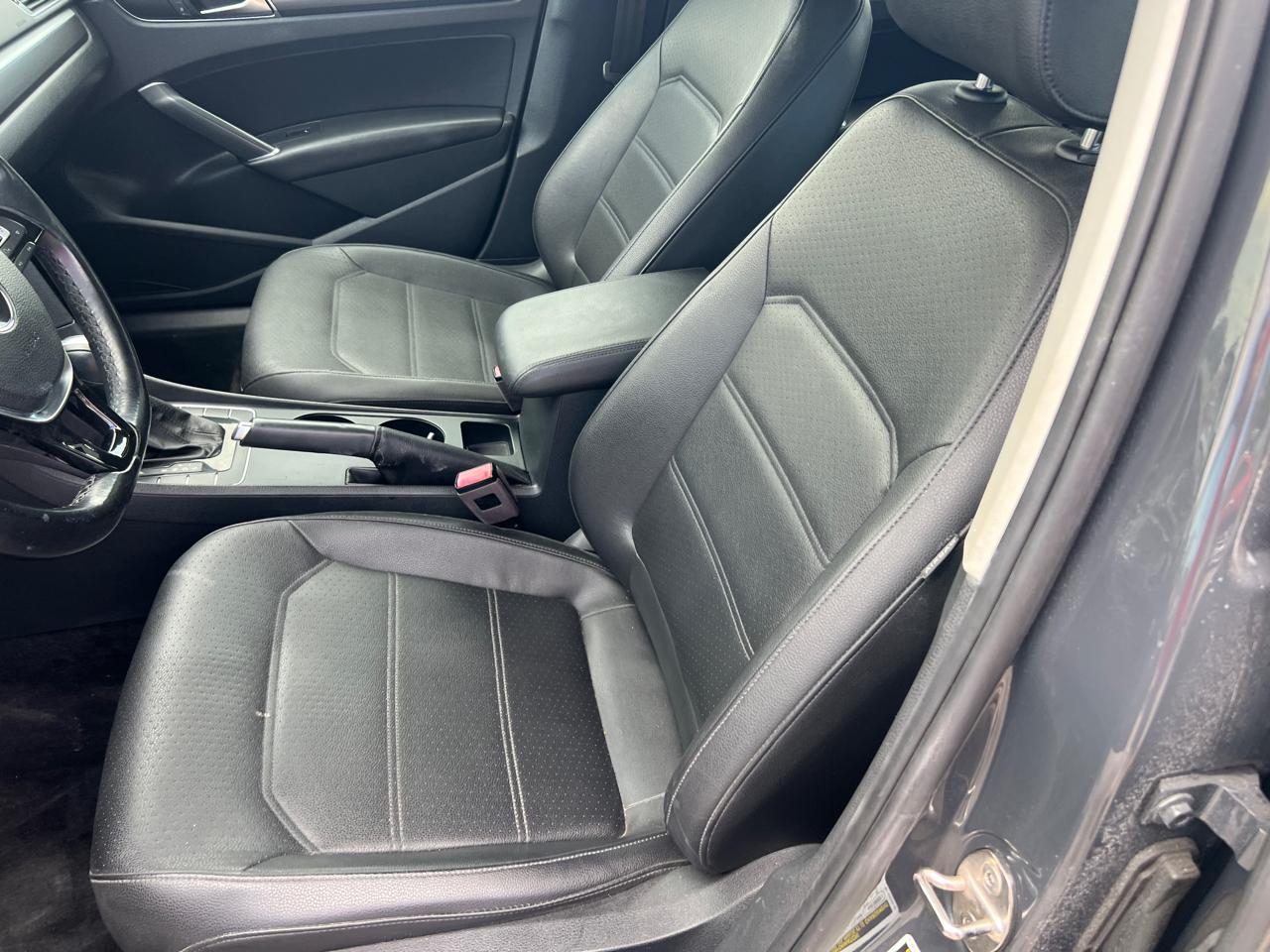 Volkswagen Passat Sedan  2018