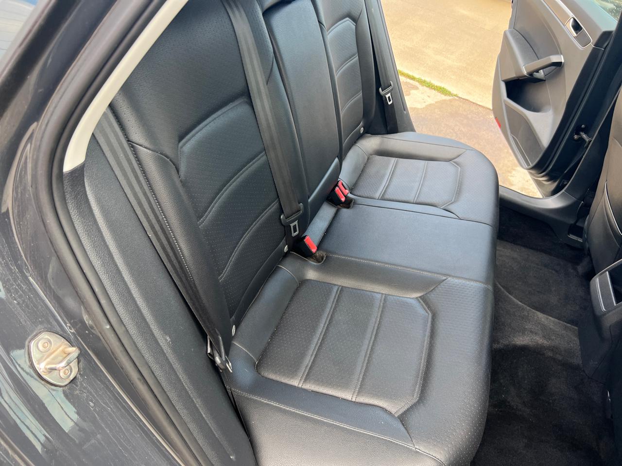 Volkswagen Passat Sedan  2018