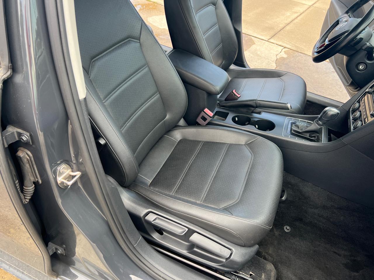 Volkswagen Passat Sedan  2018