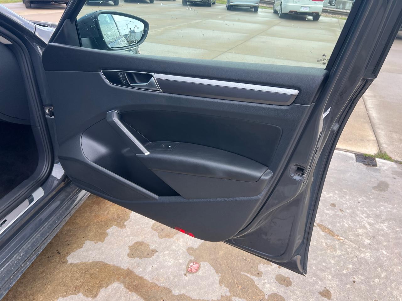 Volkswagen Passat Sedan  2018