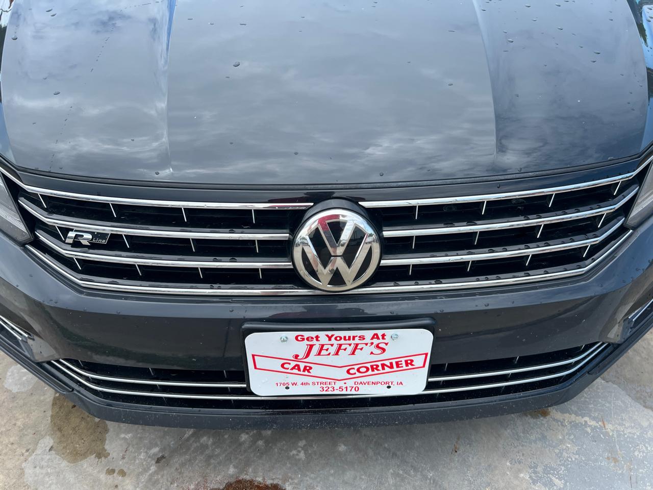 Volkswagen Passat Sedan  2018