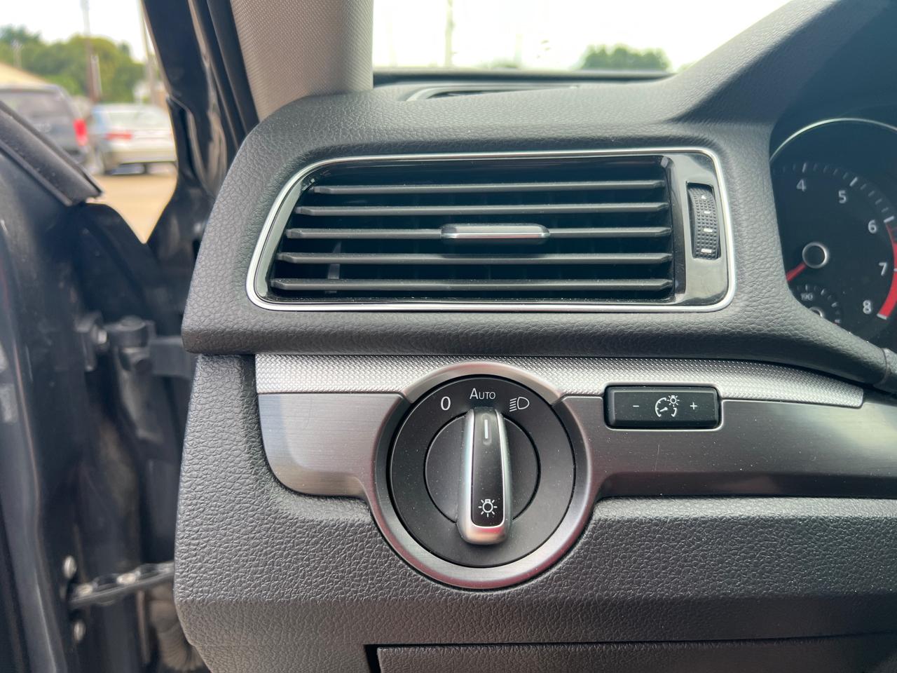 Volkswagen Passat Sedan  2018