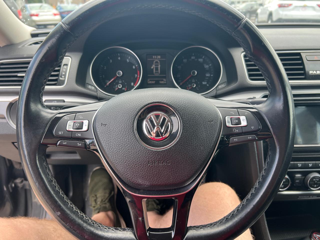 Volkswagen Passat Sedan  2018
