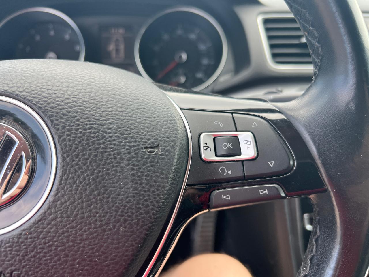 Volkswagen Passat Sedan  2018