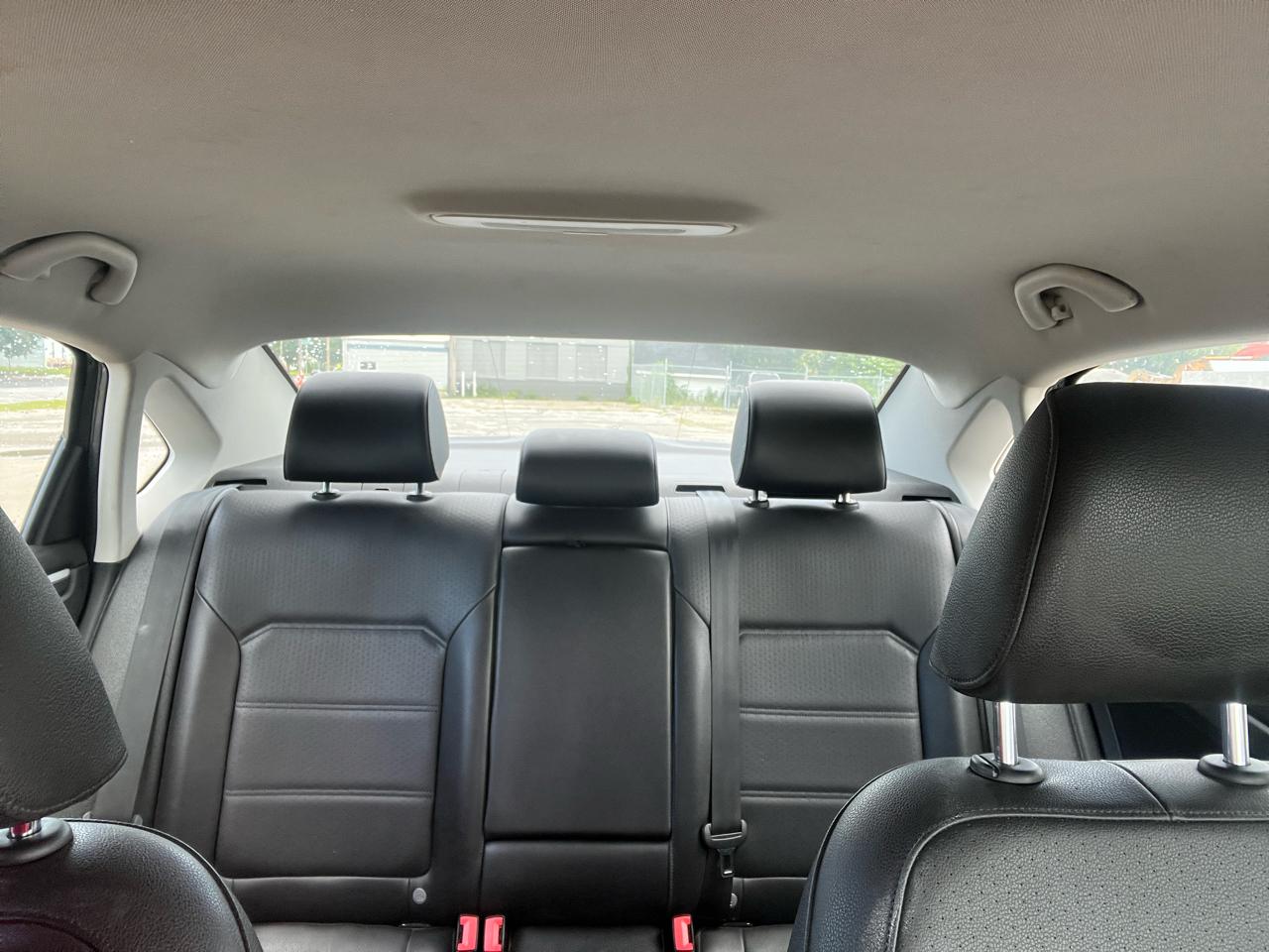 Volkswagen Passat Sedan  2018