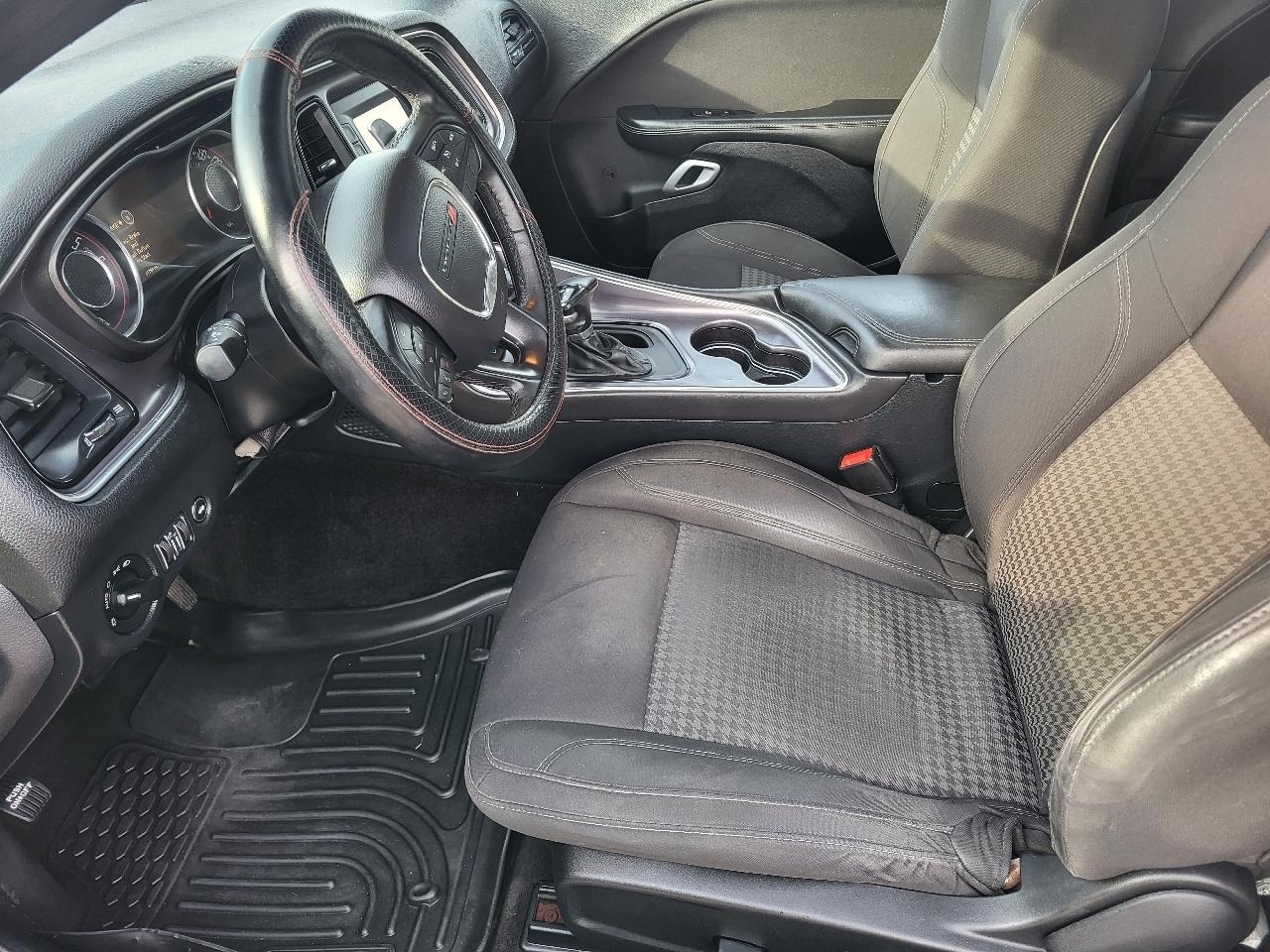 Dodge Challenger SXT 2015