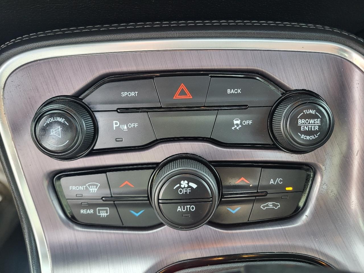 Dodge Challenger SXT 2015