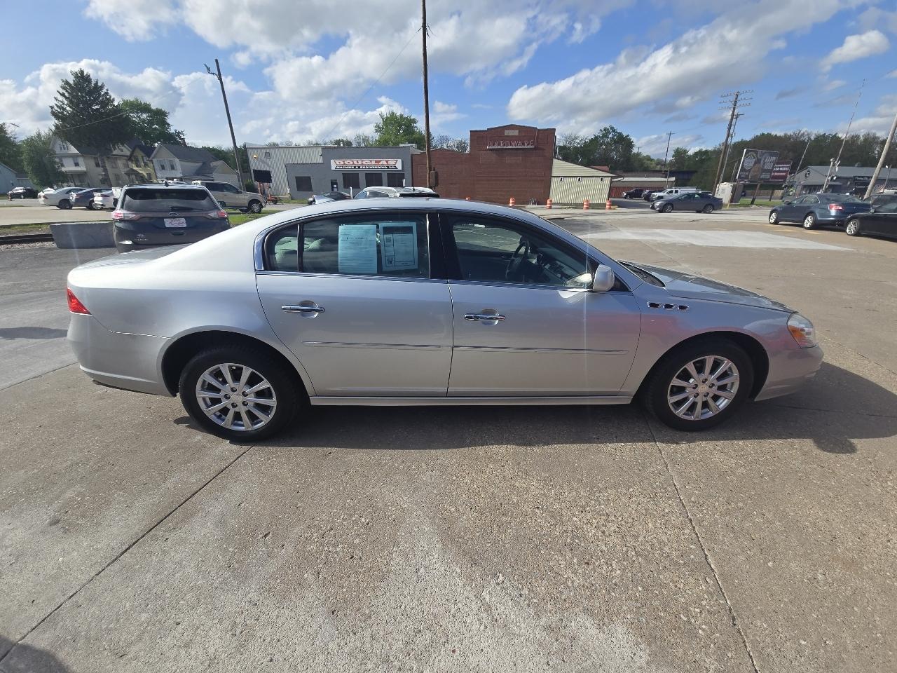 Buick Lucerne CXL 2011
