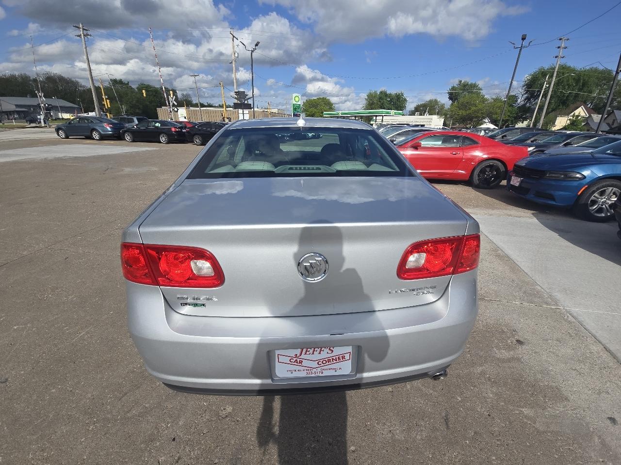 Buick Lucerne CXL 2011