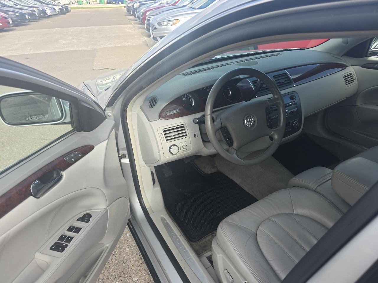 Buick Lucerne CXL 2011