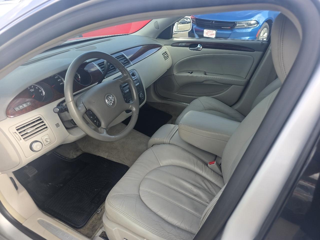 Buick Lucerne CXL 2011