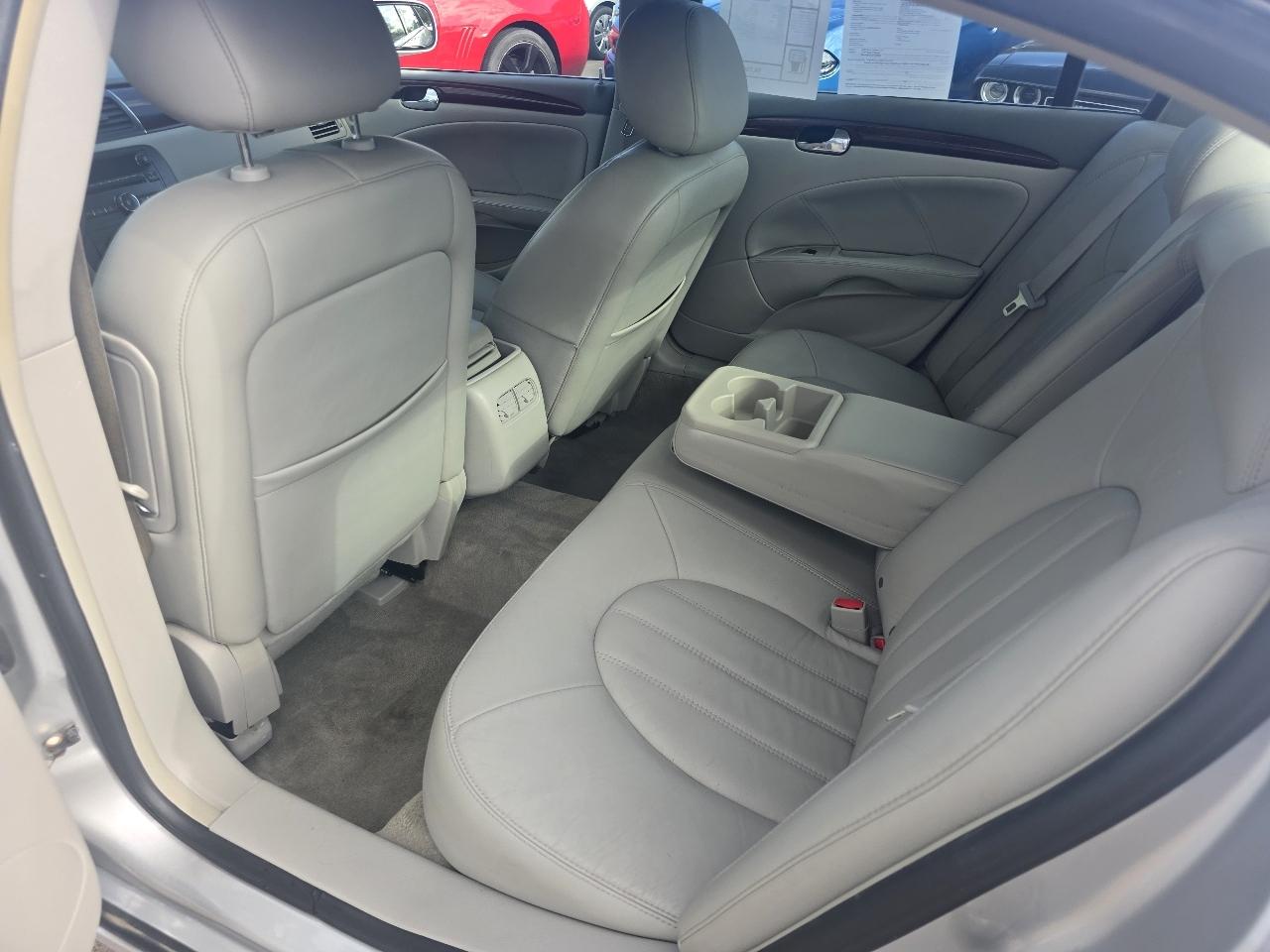 Buick Lucerne CXL 2011