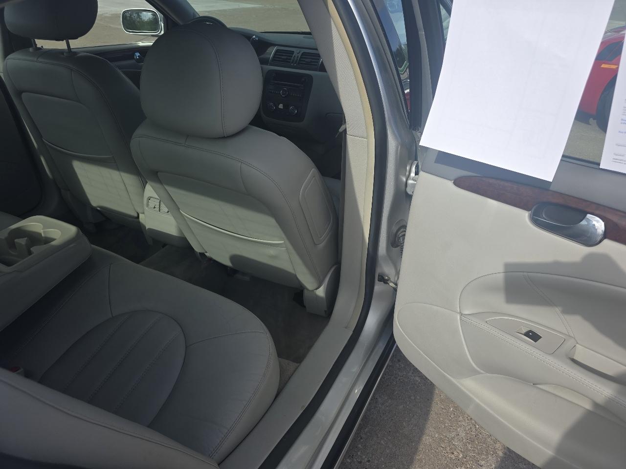 Buick Lucerne CXL 2011