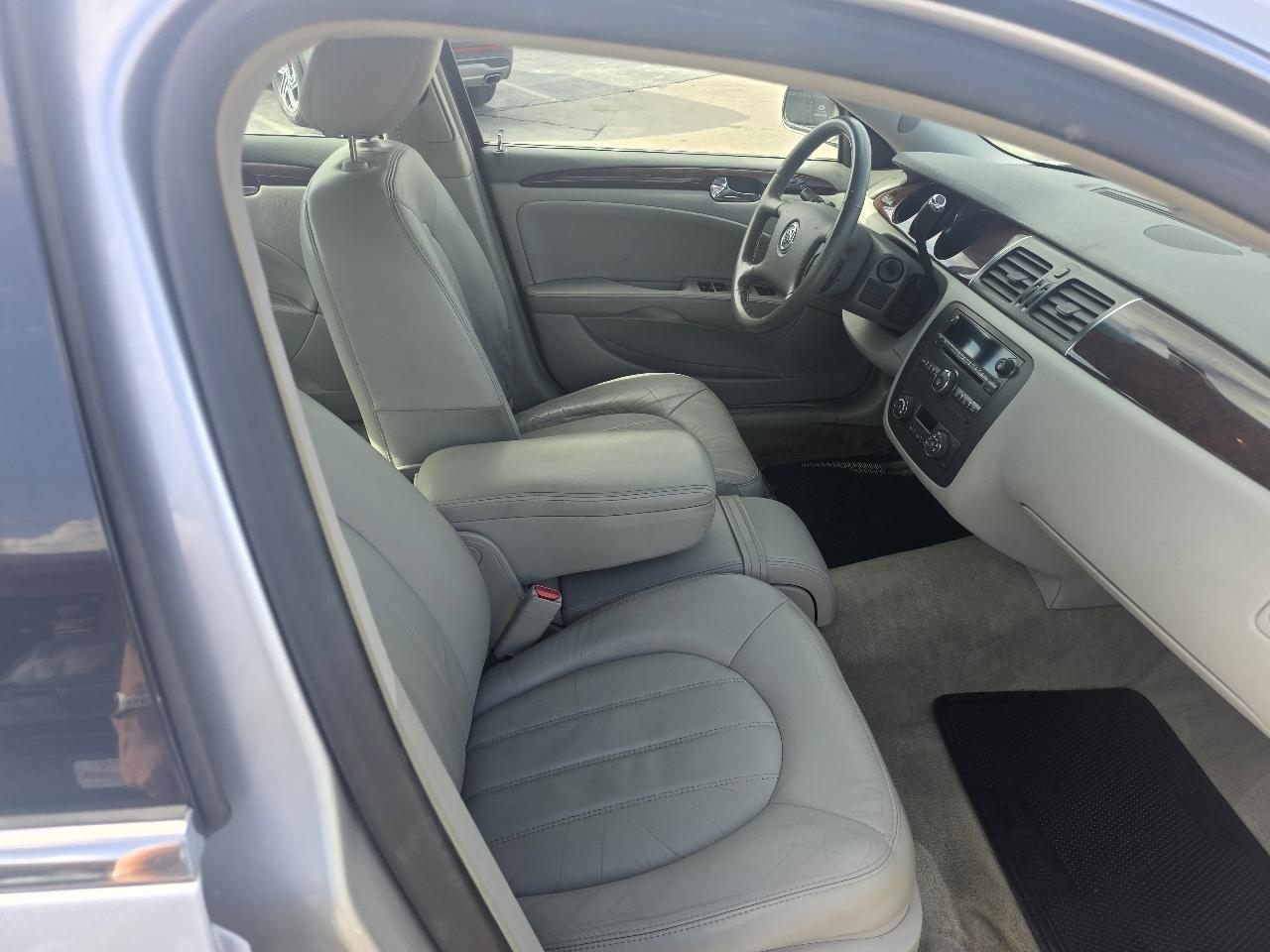 Buick Lucerne CXL 2011