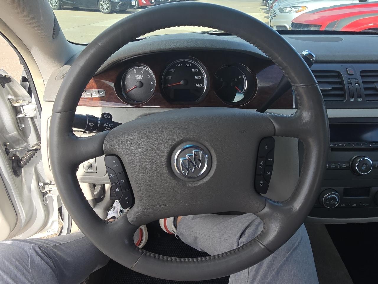 Buick Lucerne CXL 2011