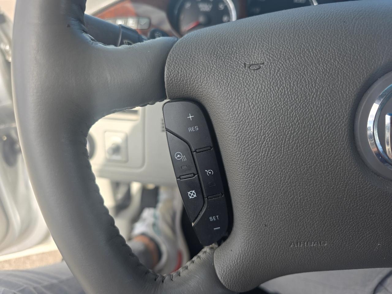 Buick Lucerne CXL 2011