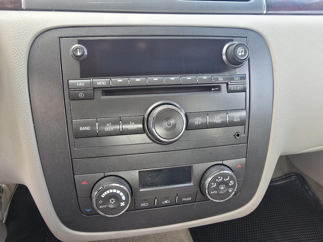 Buick Lucerne CXL 2011
