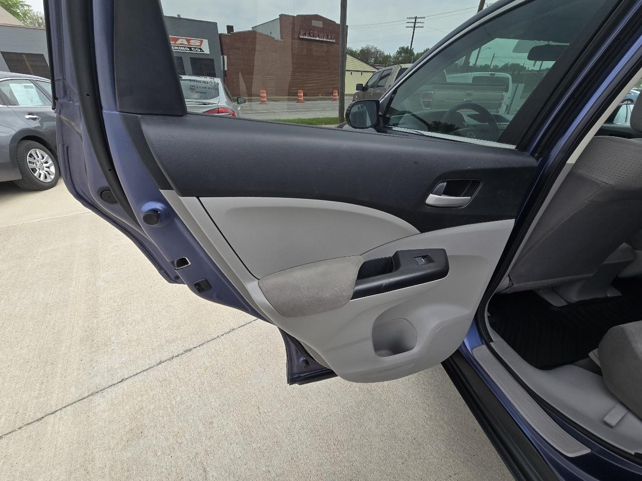 Honda CR-V LX 4WD 5-Speed AT 2013