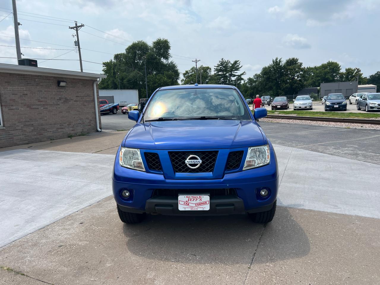 Nissan Frontier PRO-4X Crew Cab 4WD 2012