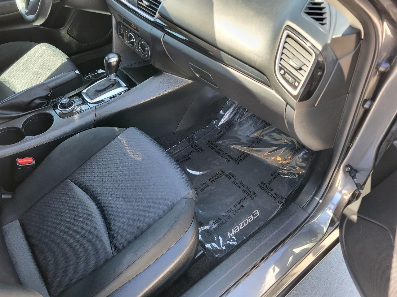 Mazda MAZDA3 i Sport AT 4-Door 2015