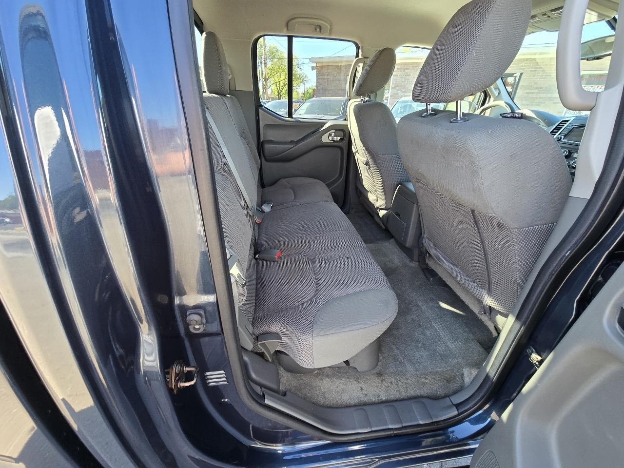 Nissan Frontier S Crew Cab 6MT 4WD 2015