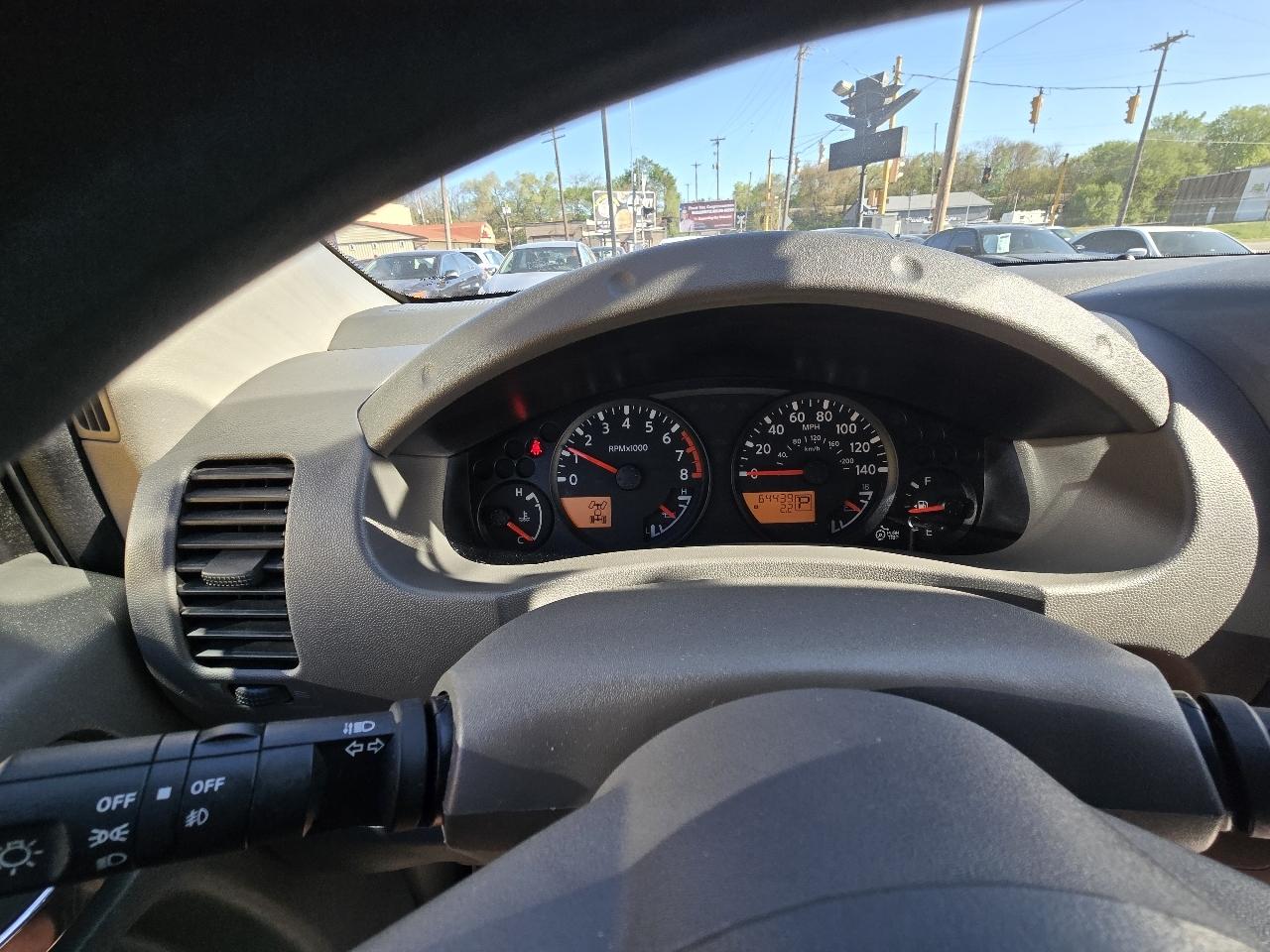 Nissan Frontier S Crew Cab 6MT 4WD 2015